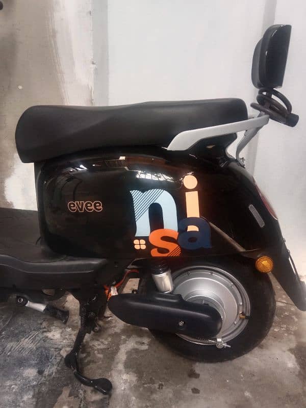 evee nissa electric scooty (0300-9181726) 0