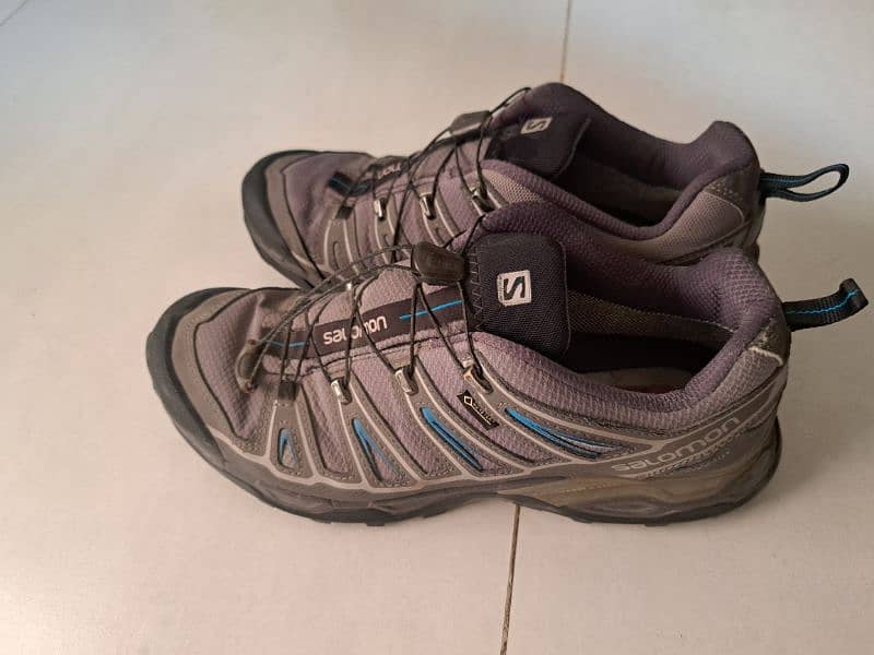 salomon trekking shoes. 4