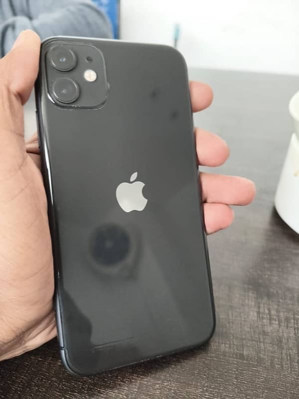 iPhone 11 64gb jv black colour 4