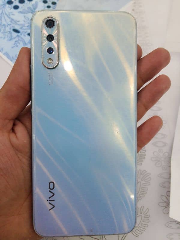 vivo 8/128 1