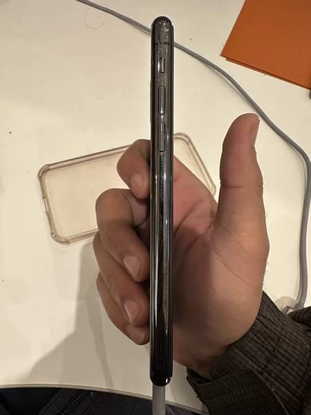 iphone X 64gb Non-pta in good condition 2