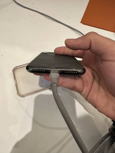 iphone X 64gb Non-pta in good condition 4