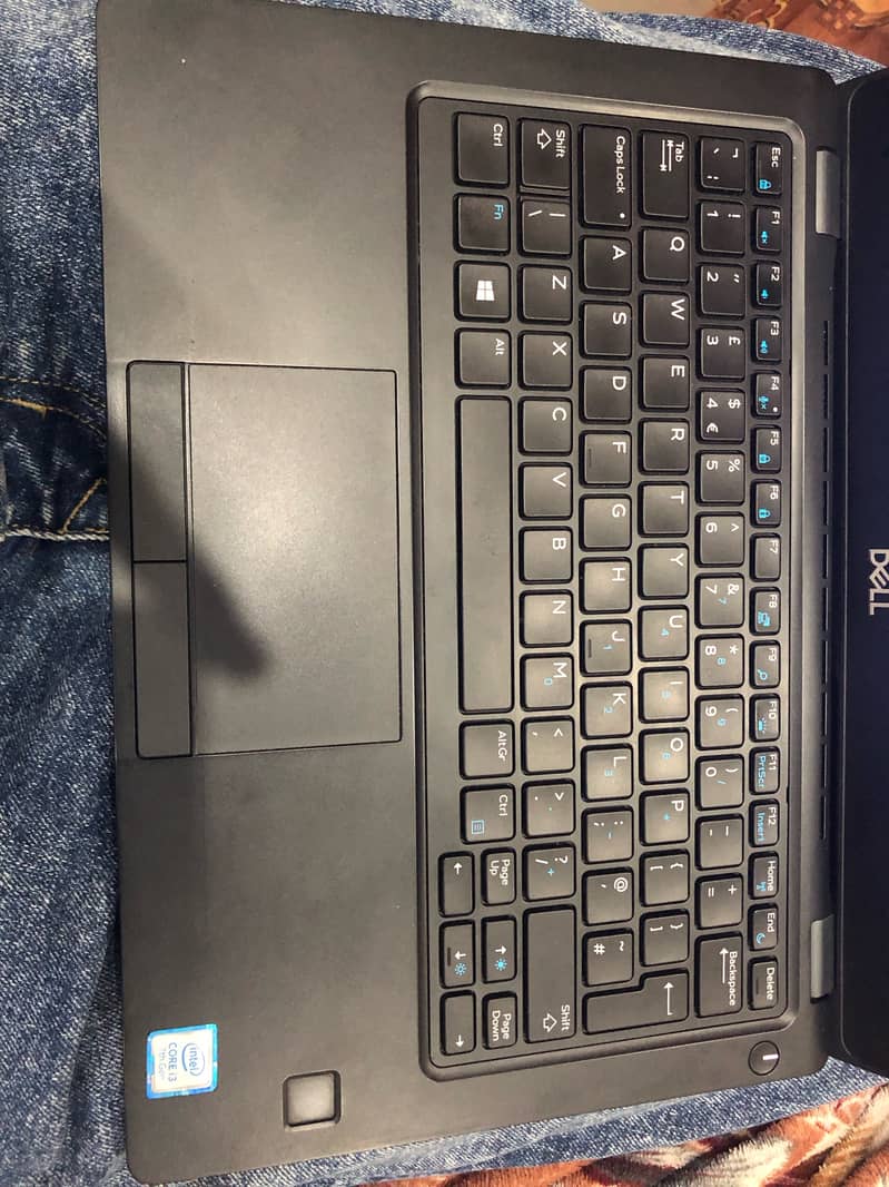 Dell latitude 5290 8gb 256 ssd core i3 7 gen with charger 0