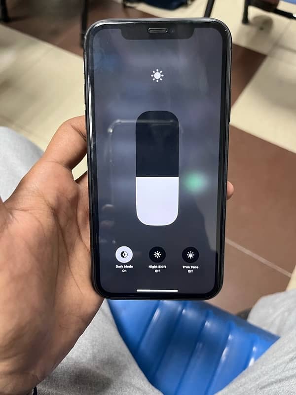 IPhone 11 (Factory Unlock) 4