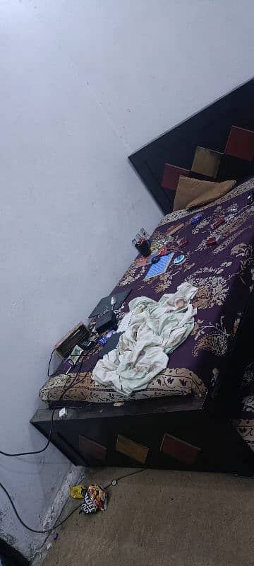 Single bed only 6 month use 1