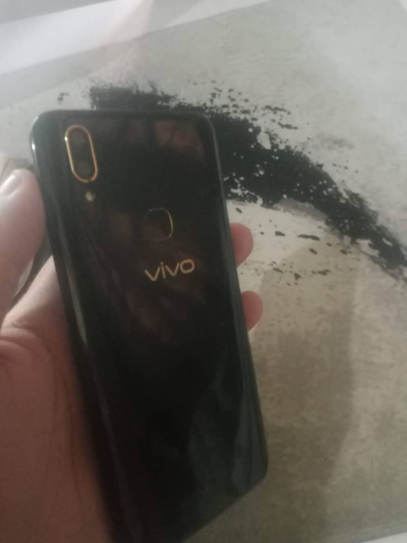 Vivo V9 (Vivo Y85) 3