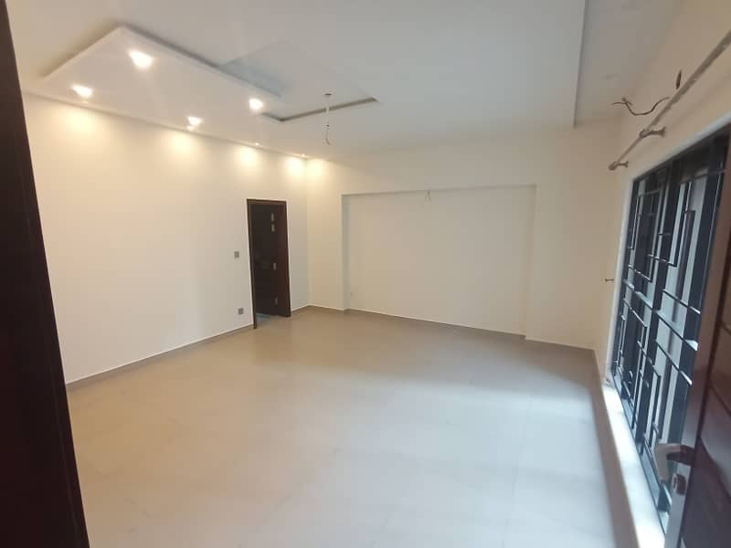 1 Kanal Full Basement Theater House For SALE In Phase 6 DHA 25