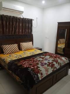 Par day short time one bed appatment for rent bahira town phase 6 any time available