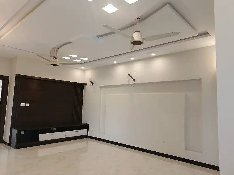 1 Kanal 3 Bed Room Uper Portion in Gulraiz Near Bahria Town 4