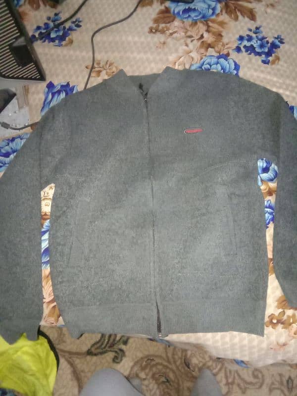 d grey jacket/sweater (large) 0