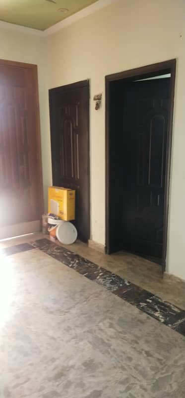 Near wapda town Gulshan e Lahore society 10 mrla lower portion available portion for rent 3