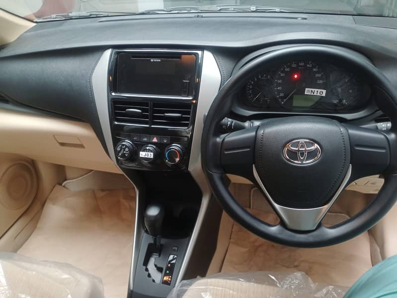 Toyota Yaris gli cvt 2024 6