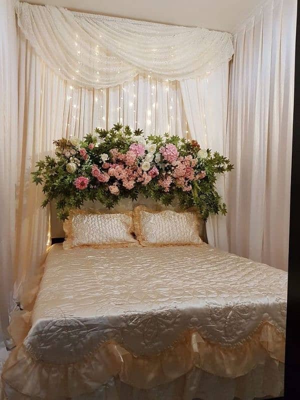 Decor beds cars on weddings with fresh flowers/ artificial flowers 6