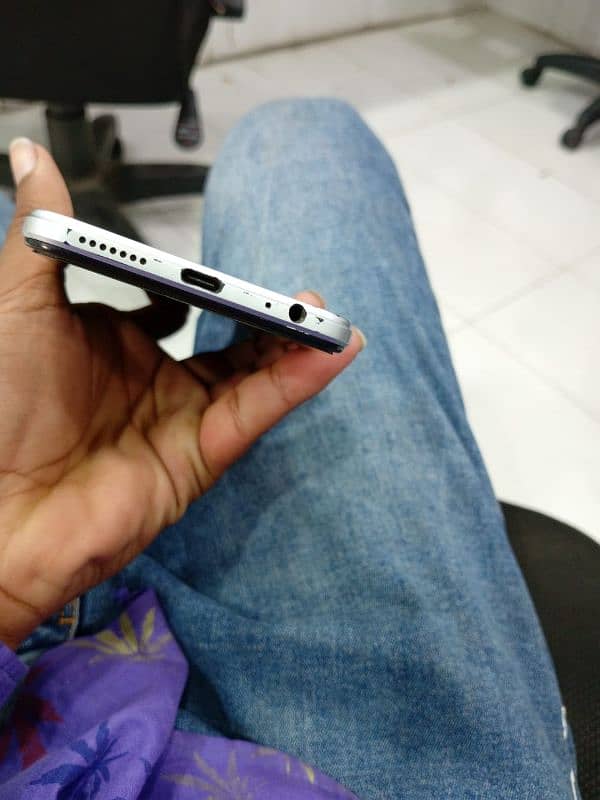 Infinix hot 12 all ok ha finger update k bad nhi chala Baki all ok ha 8