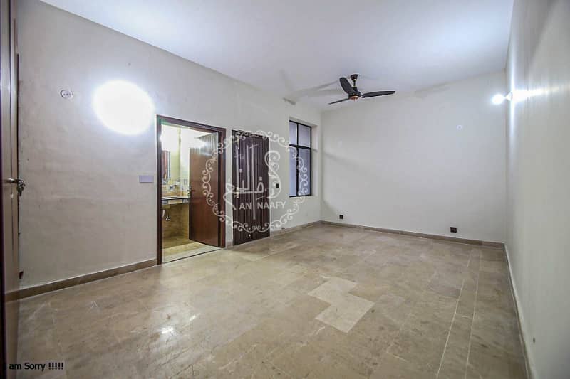 01 Kanal Lawn & 01 Kanal Most Beautifull House Available For Rent In Dha Phase 3 Good Location 31