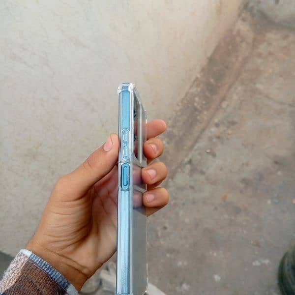 vivo y 17s 10 by 10 condition with box and charger 2