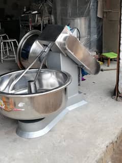 dough kneading machine/ Dough making Machine/Atta ghondny wali machine