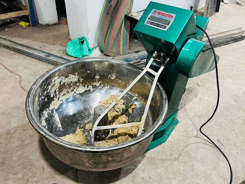 dough kneading machine/ Dough making Machine/Atta ghondny wali machine 8