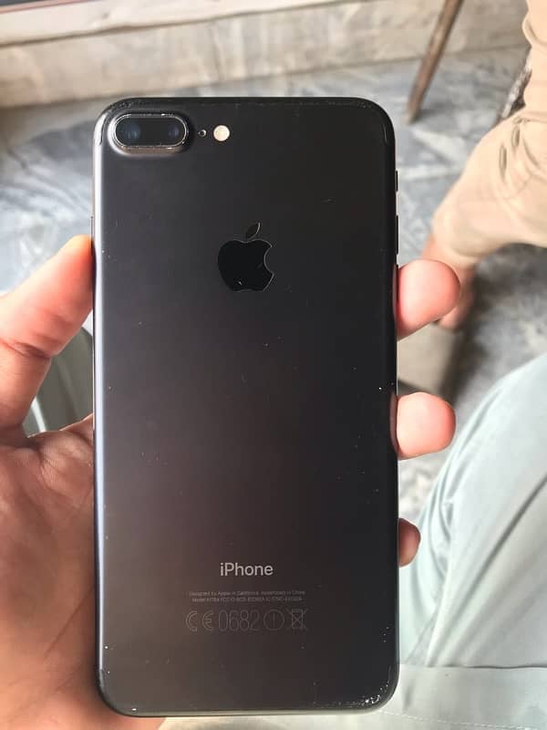 I phone 7 plus  128 gb 2