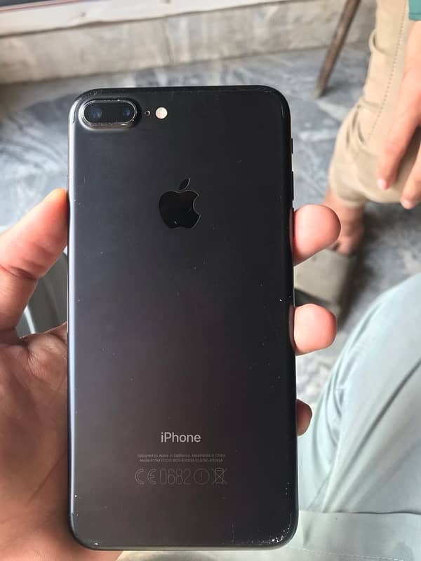 I phone 7 plus  128 gb 6