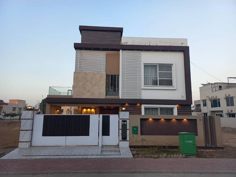 10 Marla 5 Bedrooms Used House For Sale In Overseas B Block Bahria Town Lahore 0