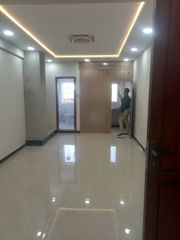 Blue area office 600 square feet jinnah avenue for Rent 1