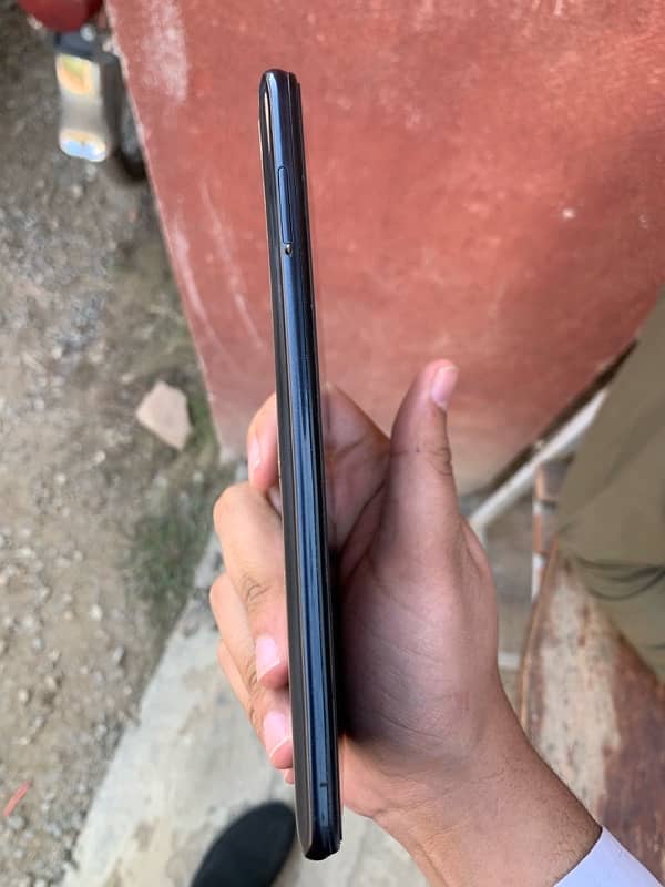 infinix Hot 9 play 4/64 3