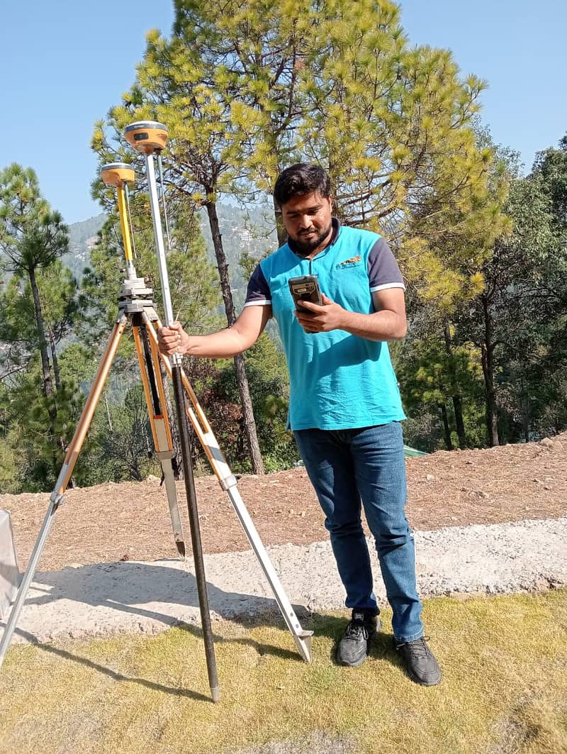 RTK GNSS Total Station Land Surveyor Topo Survey Mapping Town Planing 3