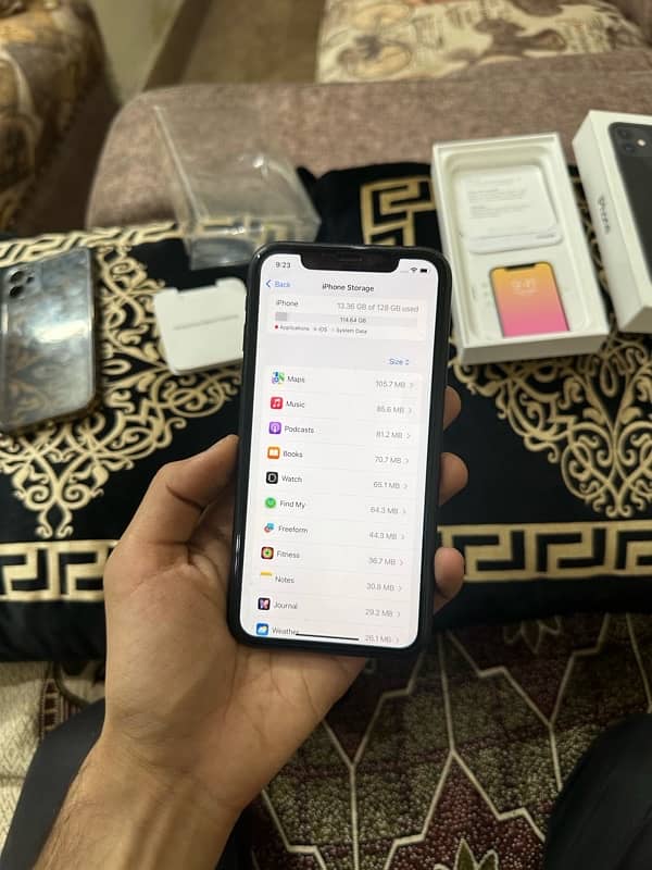 Iphone 11,128 gb pta approved 3