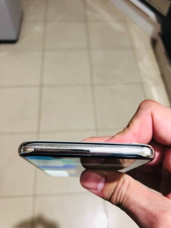 iPhone X (64GB) Non-PTA 3