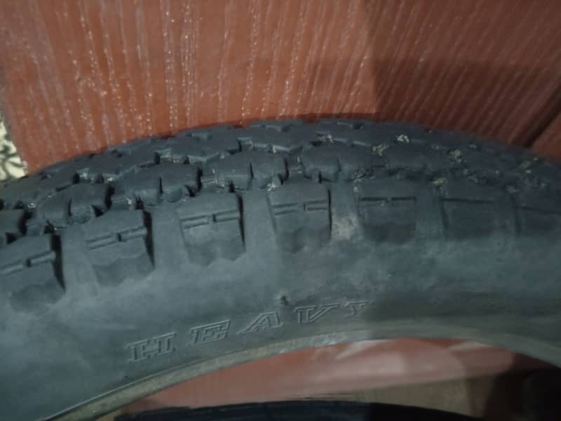 HONDA 125 back  tyre with tube 1