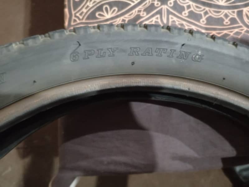 HONDA 125 back  tyre with tube 3