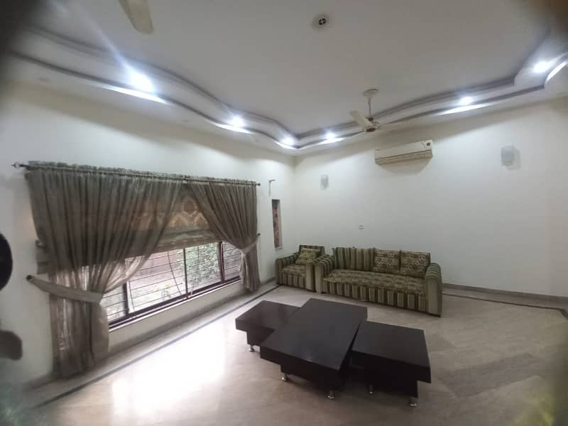 1 kanal lower portion available for rent in Velencia housing society Lahore 3