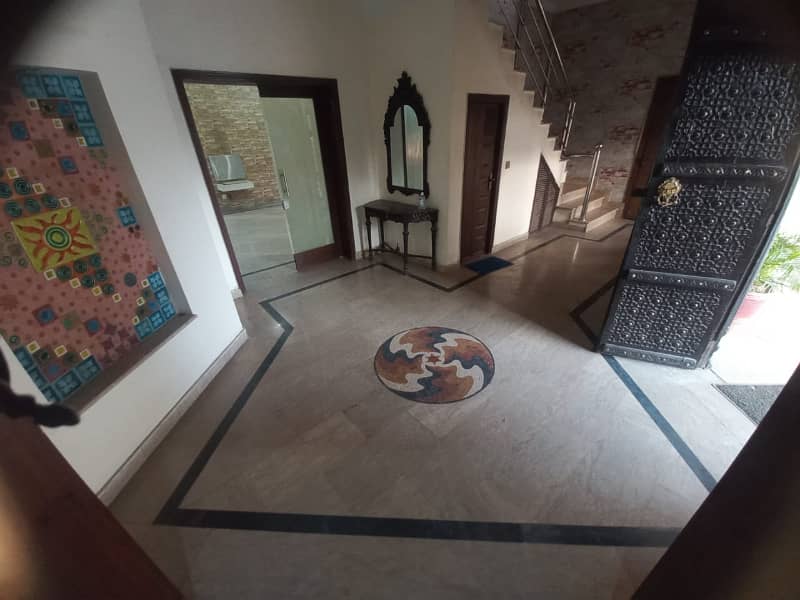 1 kanal lower portion available for rent in Velencia housing society Lahore 5