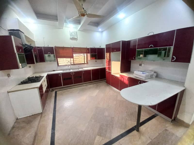 1 kanal lower portion available for rent in Velencia housing society Lahore 7