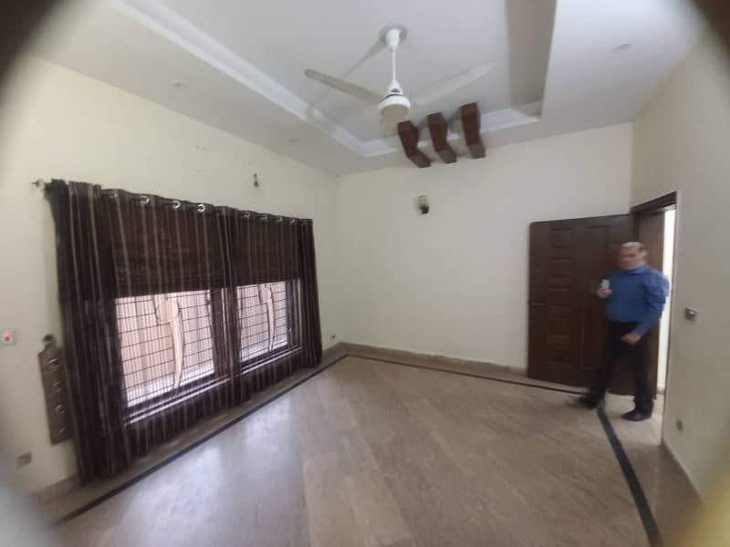 1 kanal lower portion available for rent in Velencia housing society Lahore 15