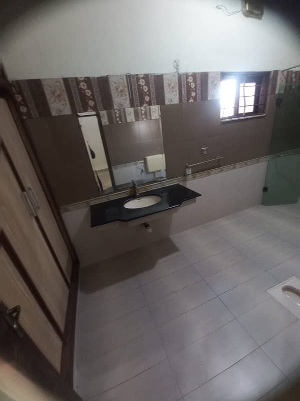 1 kanal lower portion available for rent in Velencia housing society Lahore 16