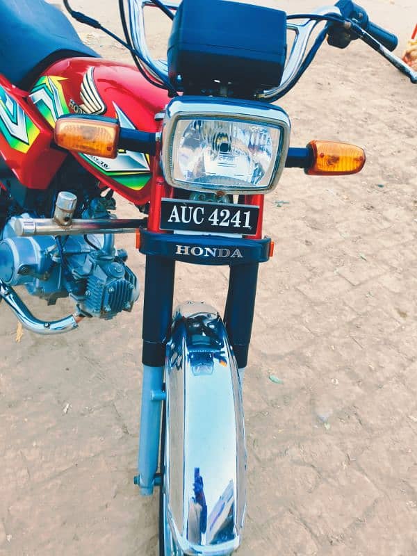 Honda CD70 22/2023 All Punjab Number Lush Condition 6