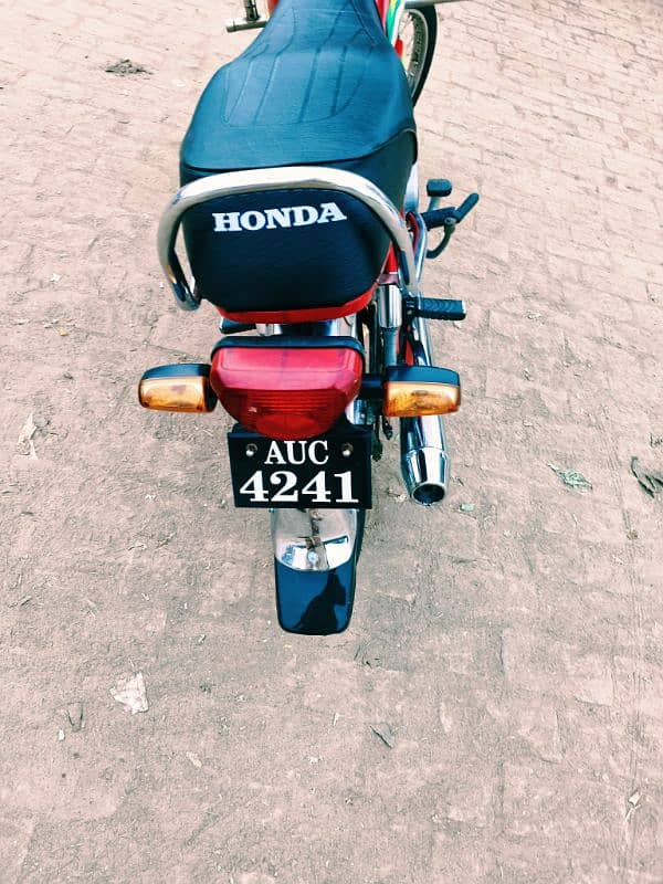 Honda CD70 22/2023 All Punjab Number Lush Condition 7