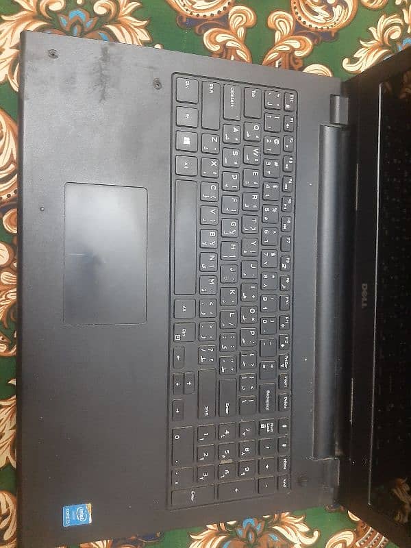 i am selling this laptop for urgent 0