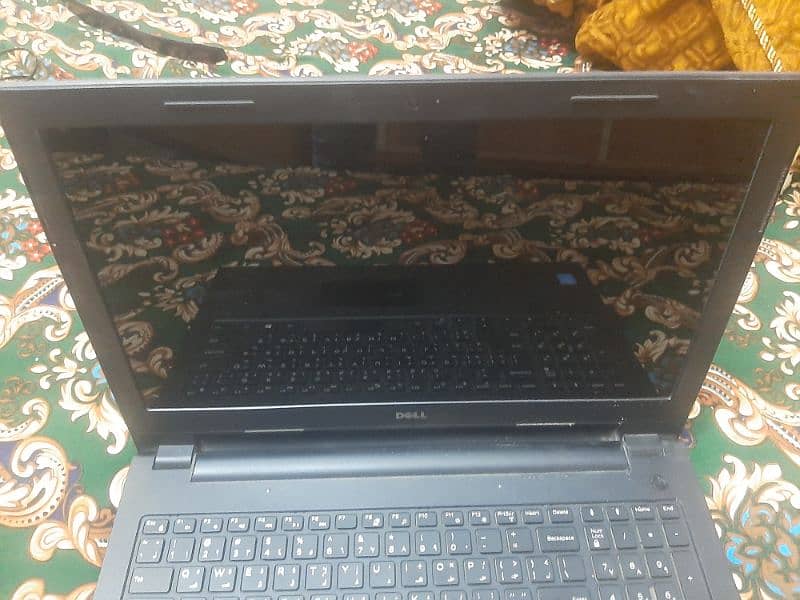 i am selling this laptop for urgent 3