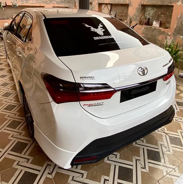 Toyota Corolla Altis 2017 1