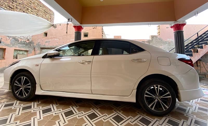 Toyota Corolla Altis 2017 6