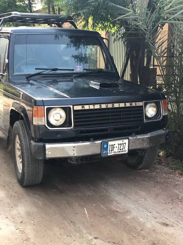 Mitsubishi Pajero 1987 9