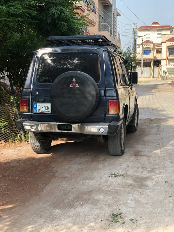 Mitsubishi Pajero 1987 11