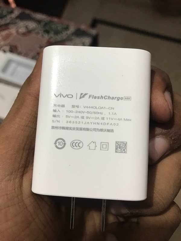 vivo 44w fleshe charger original box pack type C cable 3