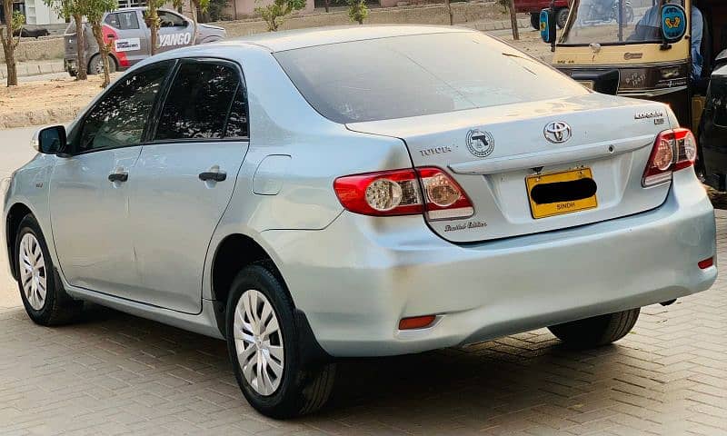 Toyota Corolla XLI 2013 limited edition full original. 4