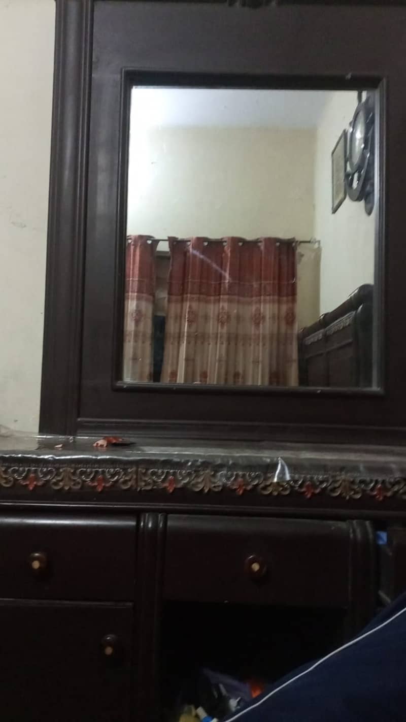 Urgent Sale: Double Bed in Prime Condition | Lahore 3