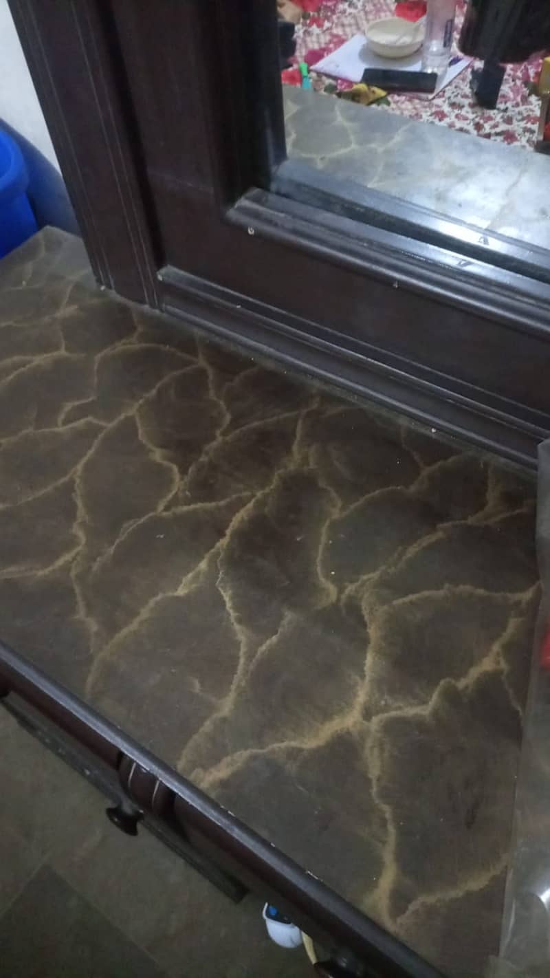 Urgent Sale: Double Bed in Prime Condition | Lahore 5