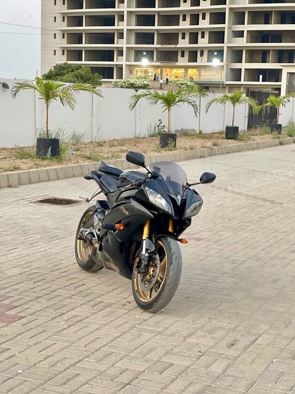 Heavy Sports Bike Yamaha R6 in mint and stock condition !! 16